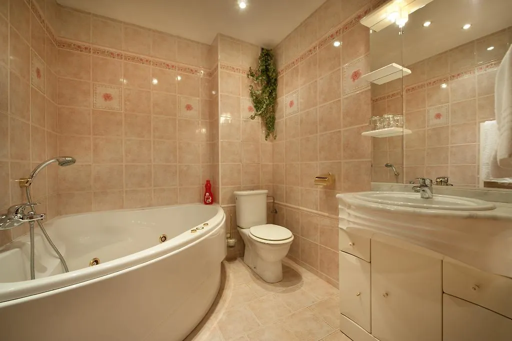 Hotel Henrietta Prague 3*,