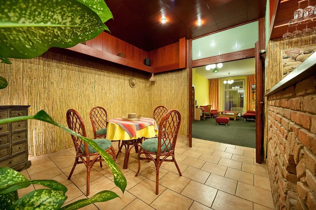 ***  Hotel Henrietta Praga República Checa