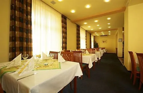 ***  Hotel Henrietta Praga República Checa